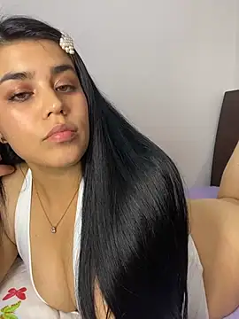sophyy white online show from July 6, 2026, 5:14 am