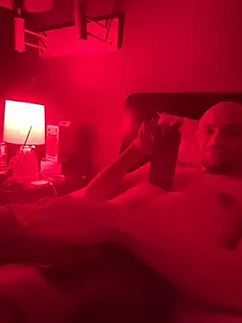 Snapshot of cloudyplay661 chatting on February 8, 2026, 2:31 am cloudyplay661 online show from February 8, 2026, 2:31 am