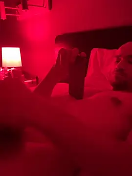 Snapshot of cloudyplay661 chatting on February 10, 2026, 12:53 am cloudyplay661 online show from February 10, 2026, 12:53 am