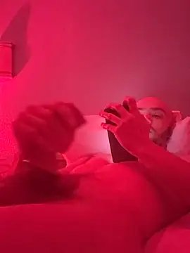 Snapshot of cloudyplay661 chatting on February 19, 2026, 8:39 pm cloudyplay661 online show from February 19, 2026, 8:39 pm