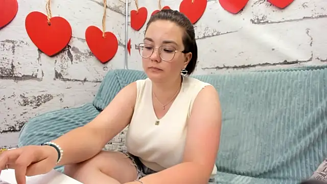 Sweetie Rozzy online show from June 5, 2026, 1:32 am