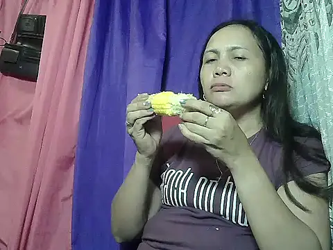 prettymomma24xx online show from June 2, 2026, 9:53 am