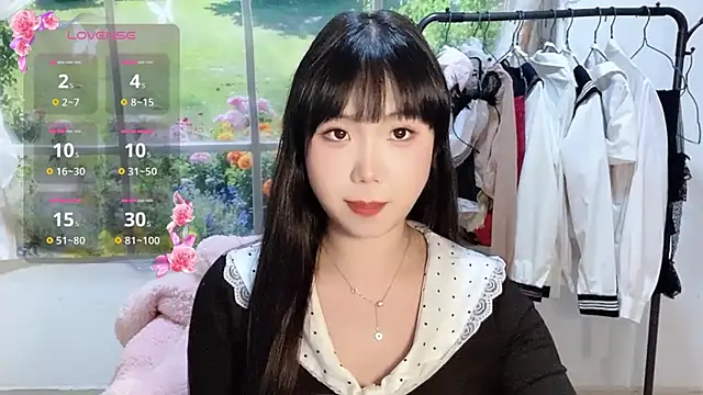 xiaoguai99 online show from March 28, 2026, 1:12 pm