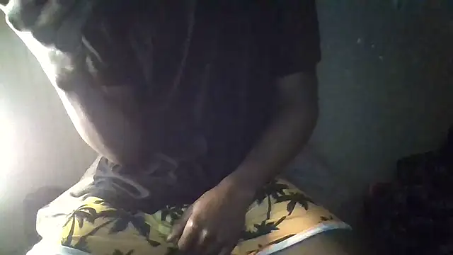 Snapshot of Quuwavve chatting on February 19, 2026, 6:10 am Quuwavve online show from February 19, 2026, 6:10 am