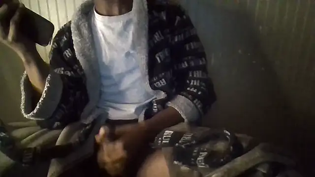 Snapshot of Quuwavve chatting on February 8, 2026, 10:57 am Quuwavve online show from February 8, 2026, 10:57 am