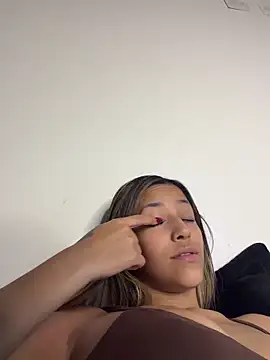 vicky bass  online show from March 6, 2026, 5:35 am