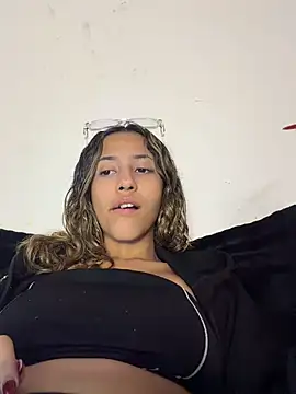 vicky bass  online show from March 11, 2026, 2:27 am