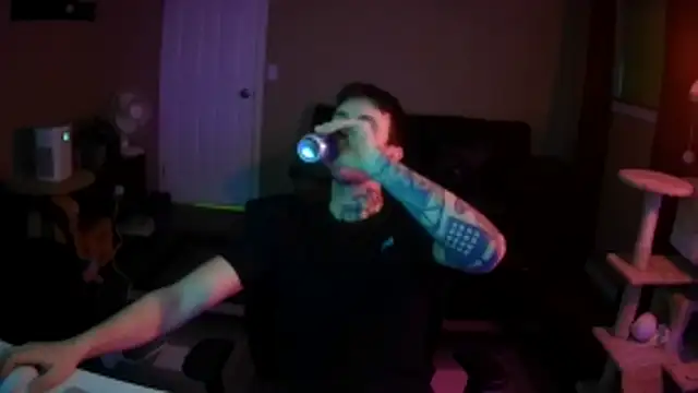 skateboardskate online show from January 7, 2026, 1:21 am