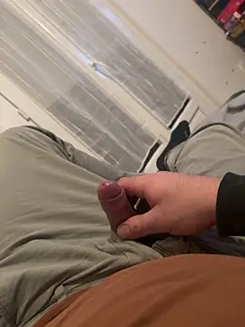 jeremy14270 online show from February 14, 2026, 10:43 pm