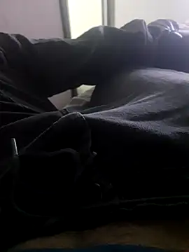 rolaaa2000 online show from April 21, 2026, 11:00 pm