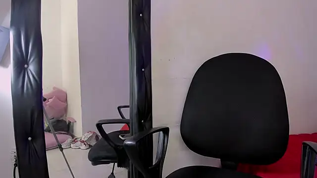 Snapshot of hazel_slim chatting on March 4, 2026, 3:20 pm hazel slim online show from March 4, 2026, 3:20 pm