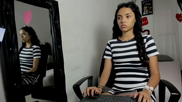 Snapshot of hazel_slim chatting on February 24, 2026, 3:46 pm hazel slim online show from February 24, 2026, 3:46 pm