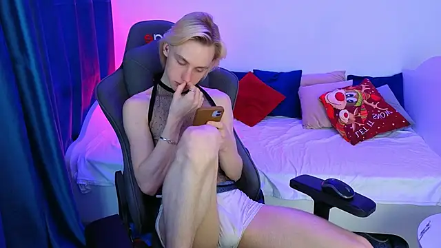 lucidangelok1 online show from April 11, 2026, 6:10 am