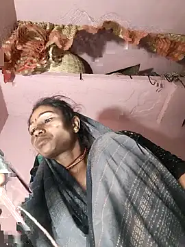 lodhi8080 online show from April 14, 2026, 8:47 pm