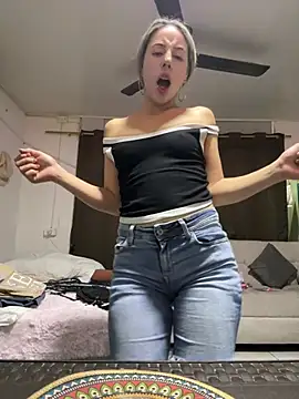 Snapshot of lriana_miller chatting on February 27, 2026, 1:50 am lriana miller online show from February 27, 2026, 1:50 am