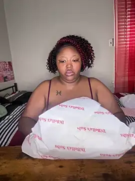 Chocolatebunnyxx96 online show from March 3, 2026, 9:44 pm