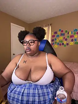Snapshot of Chocolatebunnyxx96 chatting on May 31, 2026, 6:20 pm Chocolatebunnyxx96 online show from May 31, 2026, 6:20 pm