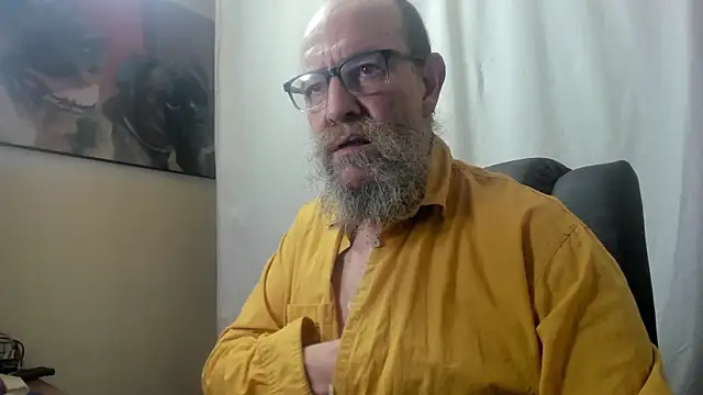 Snapshot of Uncle_Hottie chatting on January 7, 2026, 8:47 pm Uncle Hottie online show from January 7, 2026, 8:47 pm