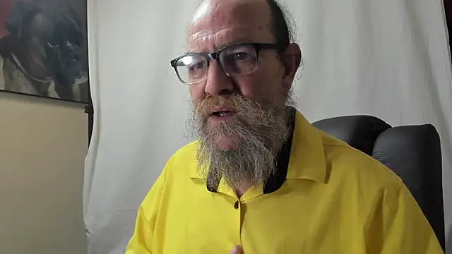 Snapshot of Uncle_Hottie chatting on January 11, 2026, 4:47 pm Uncle Hottie online show from January 11, 2026, 4:47 pm