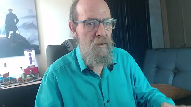 Snapshot of Uncle_Hottie chatting on July 16, 2026, 4:26 pm Uncle Hottie online show from July 16, 2026, 4:26 pm
