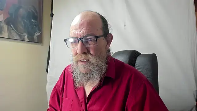 Snapshot of Uncle_Hottie chatting on January 15, 2026, 2:20 pm Uncle Hottie online show from January 15, 2026, 2:20 pm