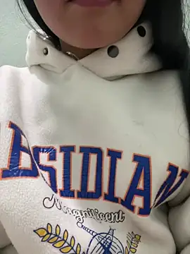 Snapshot of mode-bae chatting on January 14, 2026, 2:37 am mode-bae online show from January 14, 2026, 2:37 am