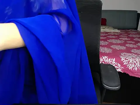 Hotty Mini online show from February 5, 2026, 4:25 pm