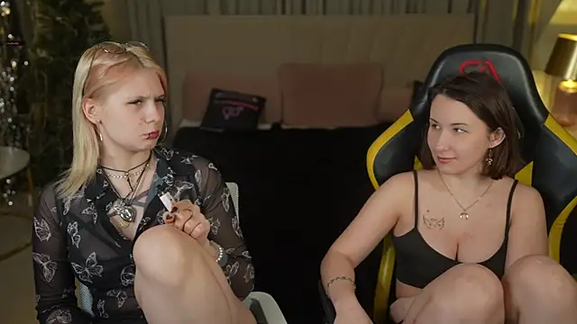 Zoe Kiss online show from January 6, 2026, 3:38 pm