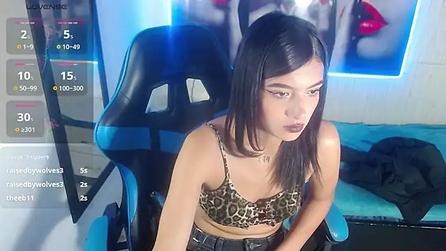 honeyluxe  online show from January 5, 2026, 8:23 pm