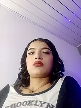 Snapshot of honeyluxe_ chatting on February 12, 2026, 3:50 am honeyluxe online show from February 12, 2026, 3:50 am