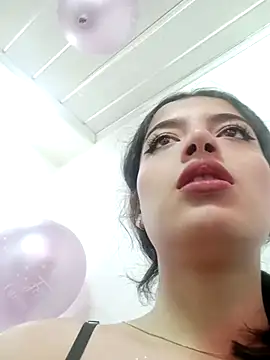 Snapshot of honeyluxe_ chatting on March 3, 2026, 4:19 am honeyluxe online show from March 3, 2026, 4:19 am