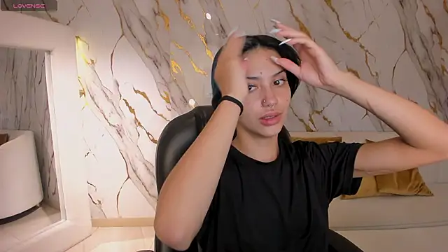 KayraLanne online show from February 2, 2026, 5:50 am