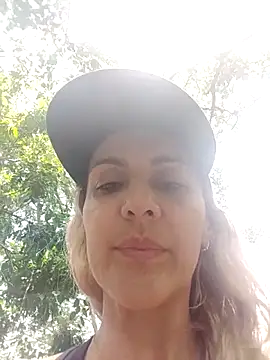 Snapshot of Monita_Med chatting on May 7, 2026, 5:27 pm Monita Med online show from May 7, 2026, 5:27 pm