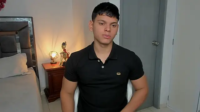 stefan leenox online show from February 9, 2026, 7:23 pm