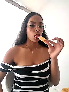 Snapshot of KATALINA_SANTANA_ chatting on February 28, 2026, 6:51 pm KATALINA SANTANA online show from February 28, 2026, 6:51 pm