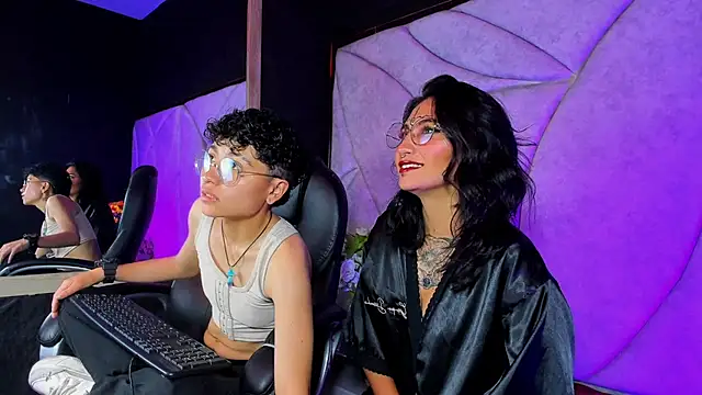 velvet mystic online show from April 4, 2026, 3:57 am