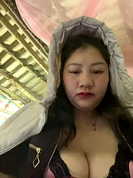 Snapshot of comteze12 chatting on January 14, 2026, 9:40 pm comteze12 online show from January 14, 2026, 9:40 pm