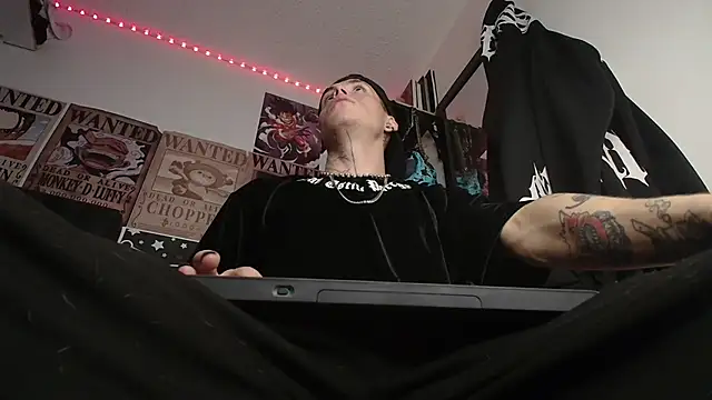 Snapshot of Anhony_Muscle chatting on February 13, 2026, 3:28 am Anhony Muscle online show from February 13, 2026, 3:28 am