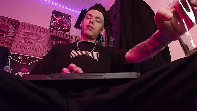 Snapshot of Anhony_Muscle chatting on January 17, 2026, 7:50 pm Anhony Muscle online show from January 17, 2026, 7:50 pm