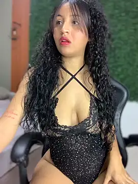 PaulaSweetFire  online show from February 21, 2026, 10:12 pm