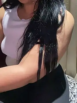 Lina Velvet  online show from April 9, 2026, 1:07 am