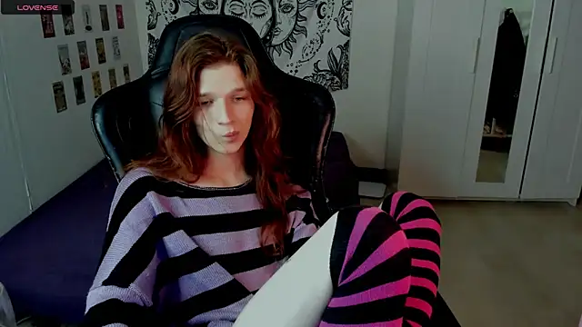 iceseeker2 online show from April 25, 2026, 10:29 pm