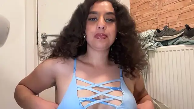 fayfay21xh online show from April 6, 2026, 8:43 pm