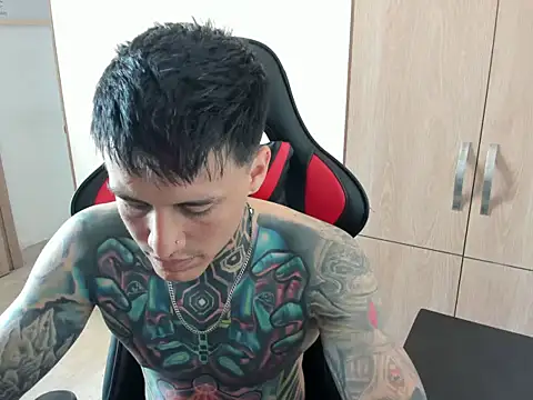 Snapshot of Chrissblack chatting on March 4, 2026, 1:41 pm Chrissblack online show from March 4, 2026, 1:41 pm