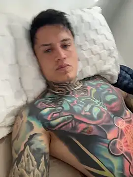 Snapshot of Chrissblack chatting on February 4, 2026, 1:39 pm Chrissblack online show from February 4, 2026, 1:39 pm