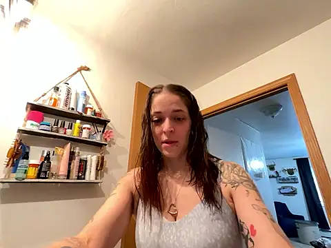 Snapshot of aria_lee1987 chatting on January 7, 2026, 4:23 pm aria lee1987 online show from January 7, 2026, 4:23 pm