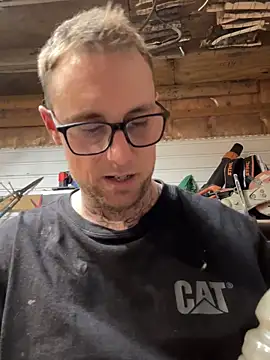 WIDBIGWHITECOCK online show from February 17, 2026, 5:27 am