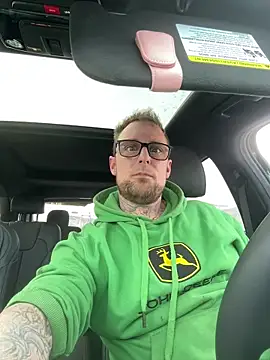 WIDBIGWHITECOCK online show from March 5, 2026, 9:43 pm