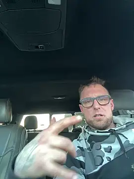 WIDBIGWHITECOCK online show from February 12, 2026, 9:58 pm