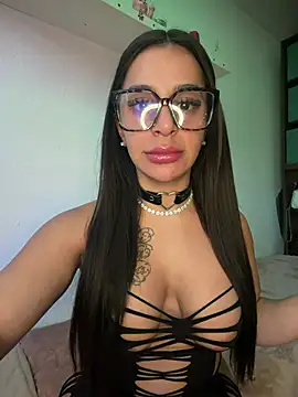 sweetxlayla online show from July 1, 2026, 11:21 am